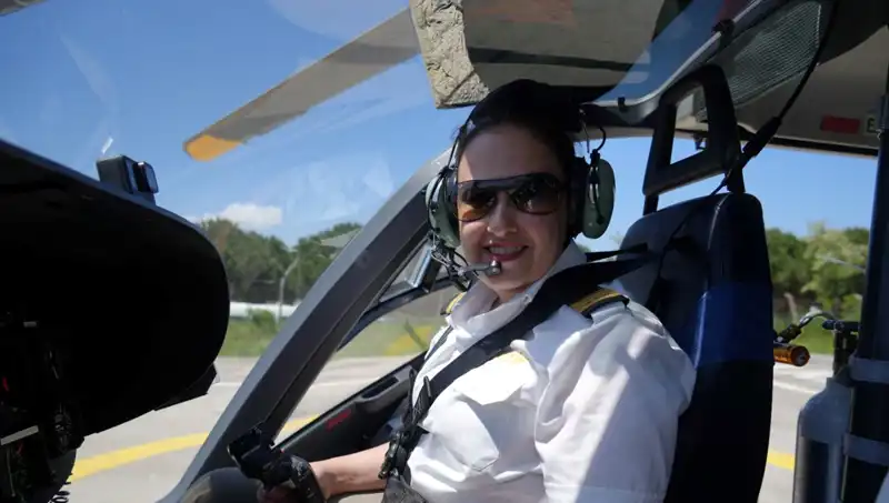 Türkiye'nin İlk Kadın Ambulans Helikopter Pilotu: Yerçekimine Meydan Okuyan Hikaye