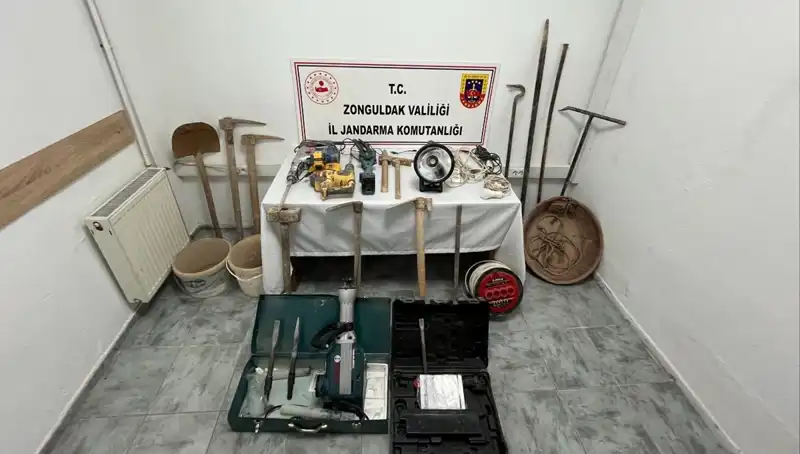 Çaycuma'da Kaçak Kazı Operasyonunda 5 Kişi Yakalandı: Detaylar Açıklandı