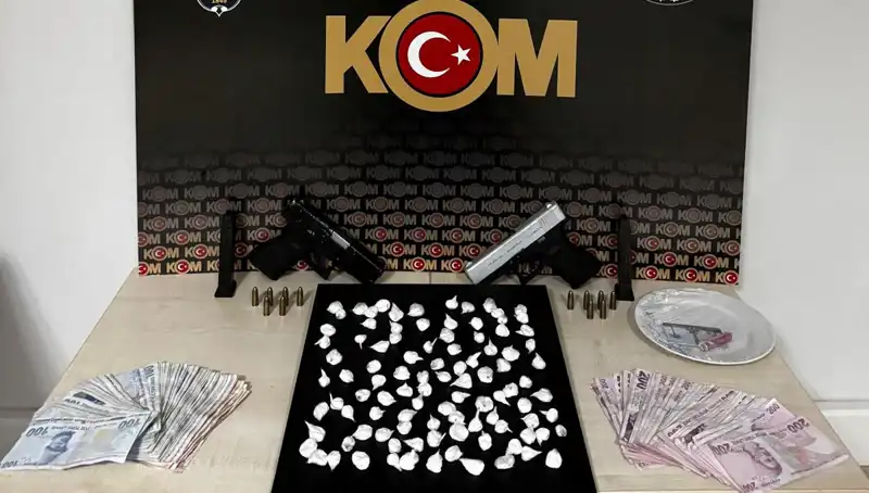 Çeşme'de Silahlı Saldırı Şoku: Üç Kişi Gözaltına Alındı