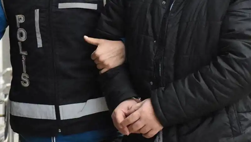 Türkiye'de FETÖ Operasyonları: Emniyet ve TSK İçinde Derin Temizlik Başlatıldı