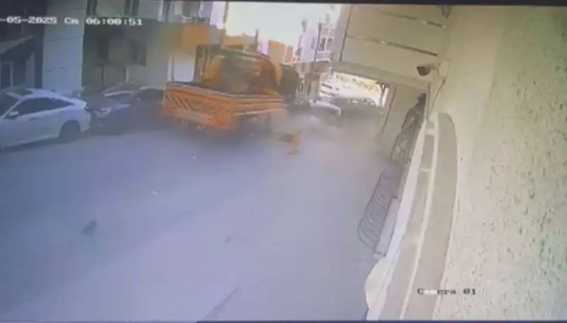 Kontrolden Çıkan Vinç Büyük Bir Kazaya Neden Oldu