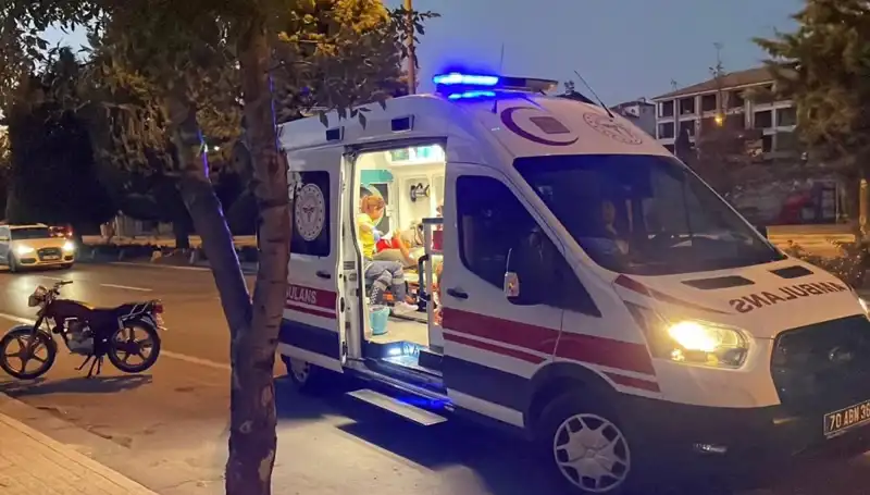 Otomobil Motosikleti 70 Metre Sürükledi: Sürücü Olay Yerinden Kaçtı!