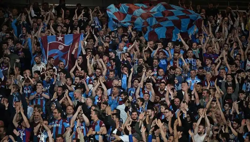 Trabzonspor-Galatasaray Derbisinin Biletleri Satışa Çıktı: Şampiyonluk Heyecanı Başlıyor!
