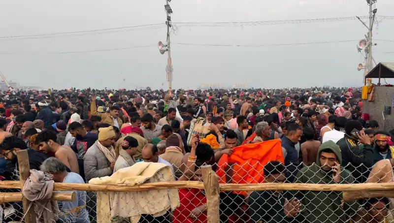 Hindistan Dini Festivalinde İzleyenler Arasında Feci İzdiham: 6 Kişi Hayatını Kaybetti