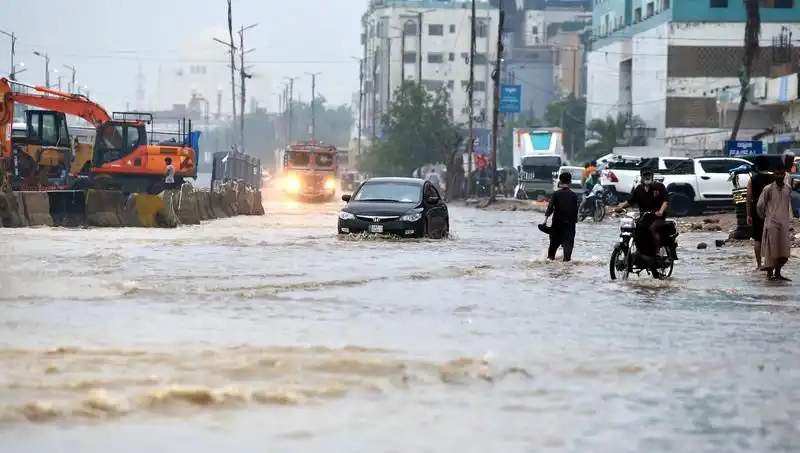 Pakistan'daki Muson Yağmurları Krizi: Ölü Sayısı Artıyor ve Umutlar Tükeniyor