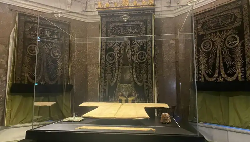 Hırka-i Şerif Ziyarete Açılıyor: İnanılmaz Bir Manevi Deneyim