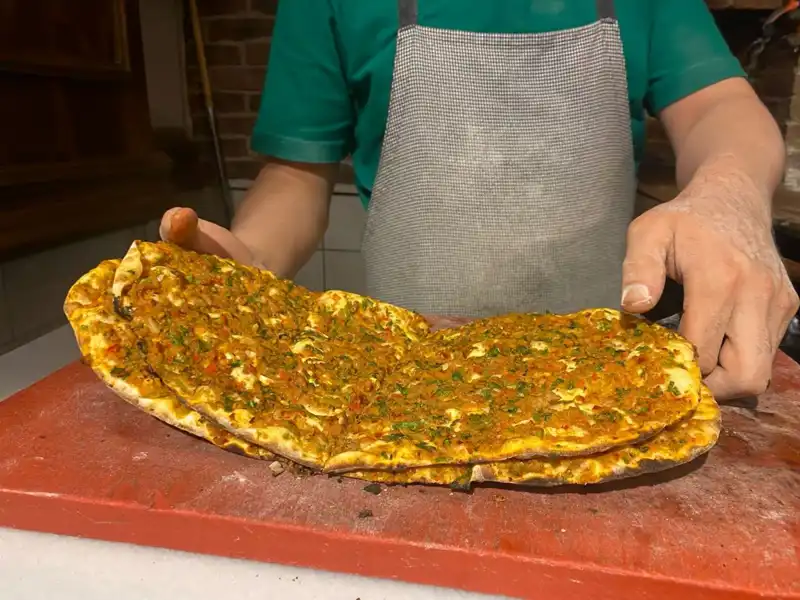 İstanbul’da Lahmacun Fiyatlarında Büyük Farklar: Neden Bu Kadar Uçurum Var?