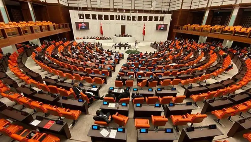 Yeni Dokunulmazlık Dosyaları Meclis'e Sunuldu: Siyasi Tartışmalar Büyüyor