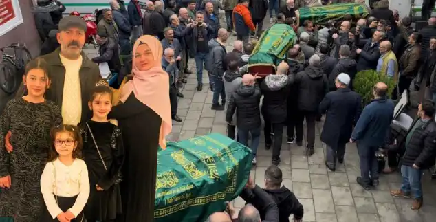 Strasbourg'da Hayatını Kaybeden Kız Kardeşler Rize'de Duygusal Bir Veda ile Anıldı