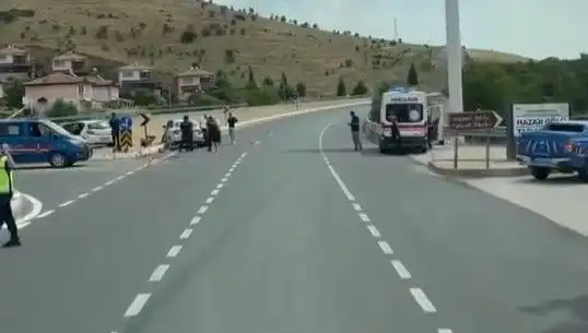 Elazığ’da Korkutan Kaza: İki Otomobil Çarpıştı, Yaralılar Hastaneye Sevk Edildi