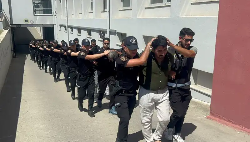 Adana'da Dev Eroin Operasyonu: 825 Kilo Uyuşturucu ve 16 Tutuklama