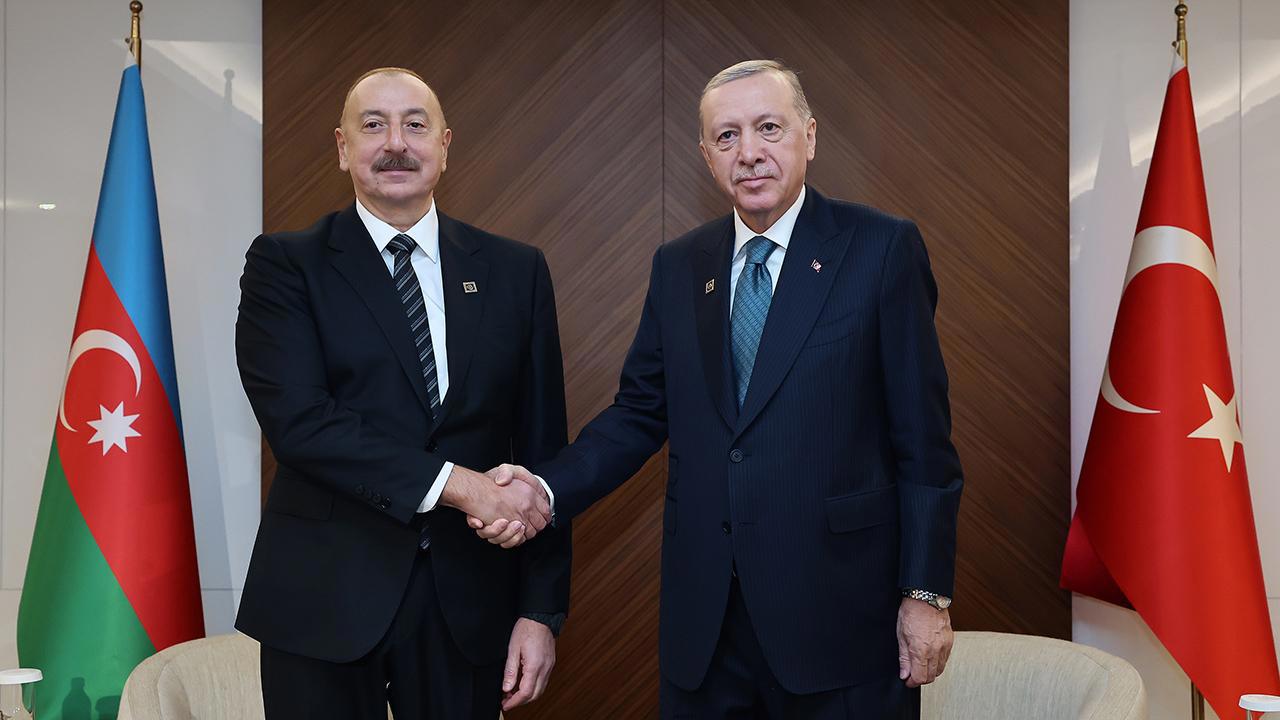 Cumhurbaşkanı Erdoğan, Aliyev ile bir araya geldi