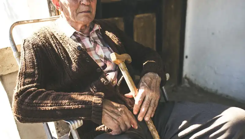 100 Yaş Üstü Bireylerin Yalnızlığı: Depresyon ve Alzheimer Riski
