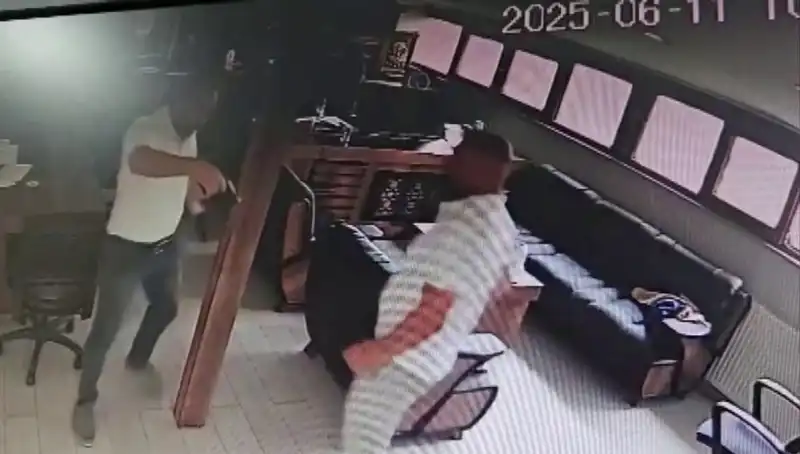 Alacak Verecek Meselesi Kanlı Bitince: İş İnsanı Kalfa Tarafından Öldürüldü