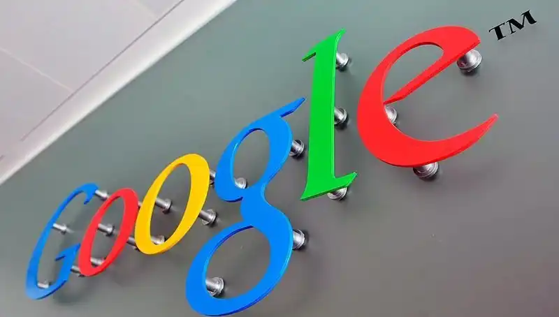 Google, Görüşmeleri Anında Canlı Çeviren Yeni Özellik Sunuyor