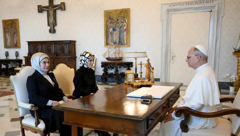 Emine Erdoğan ve Papa Leo: Gazze'deki Kriz Üzerine Anlamlı Buluşma
