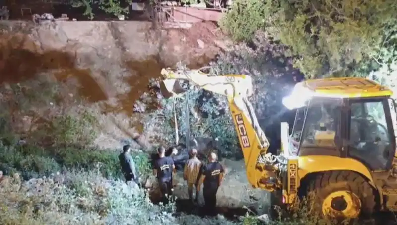 Hatay’da İneğin Kurtarılması İçin Düzenlenen İlginç Operasyon